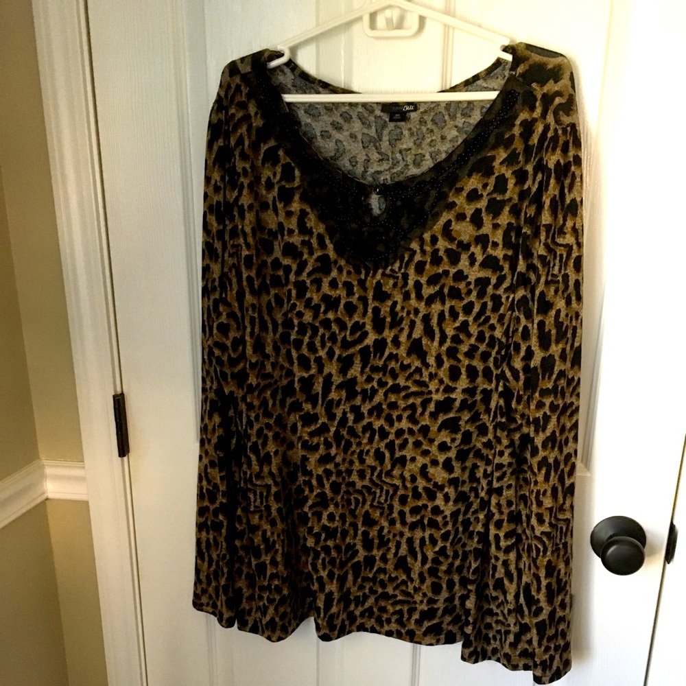 Leopard print embellished long sleeve top in a 3x from East 5th woman